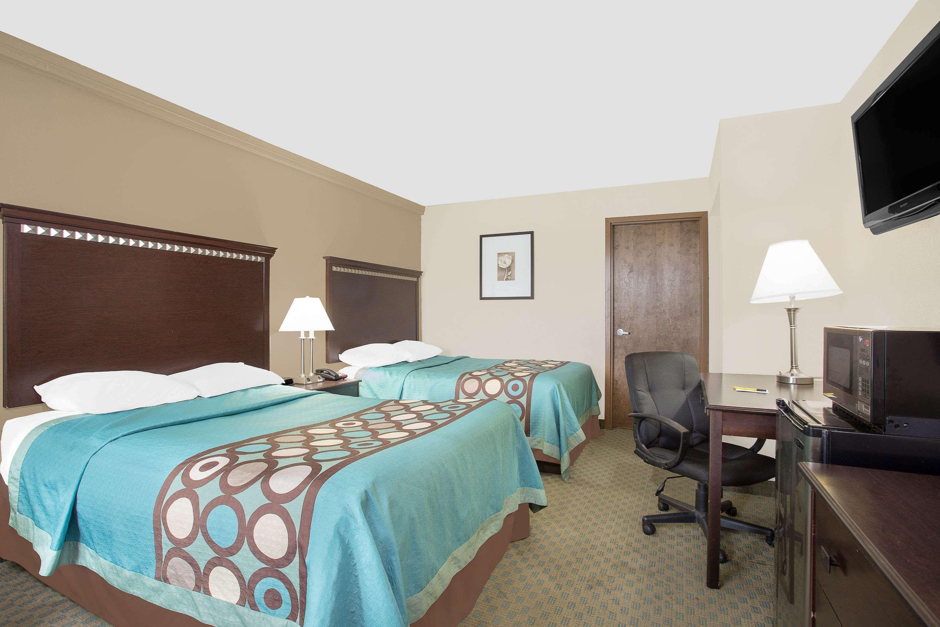 Super 8 By Wyndham Danville Ngoại thất bức ảnh