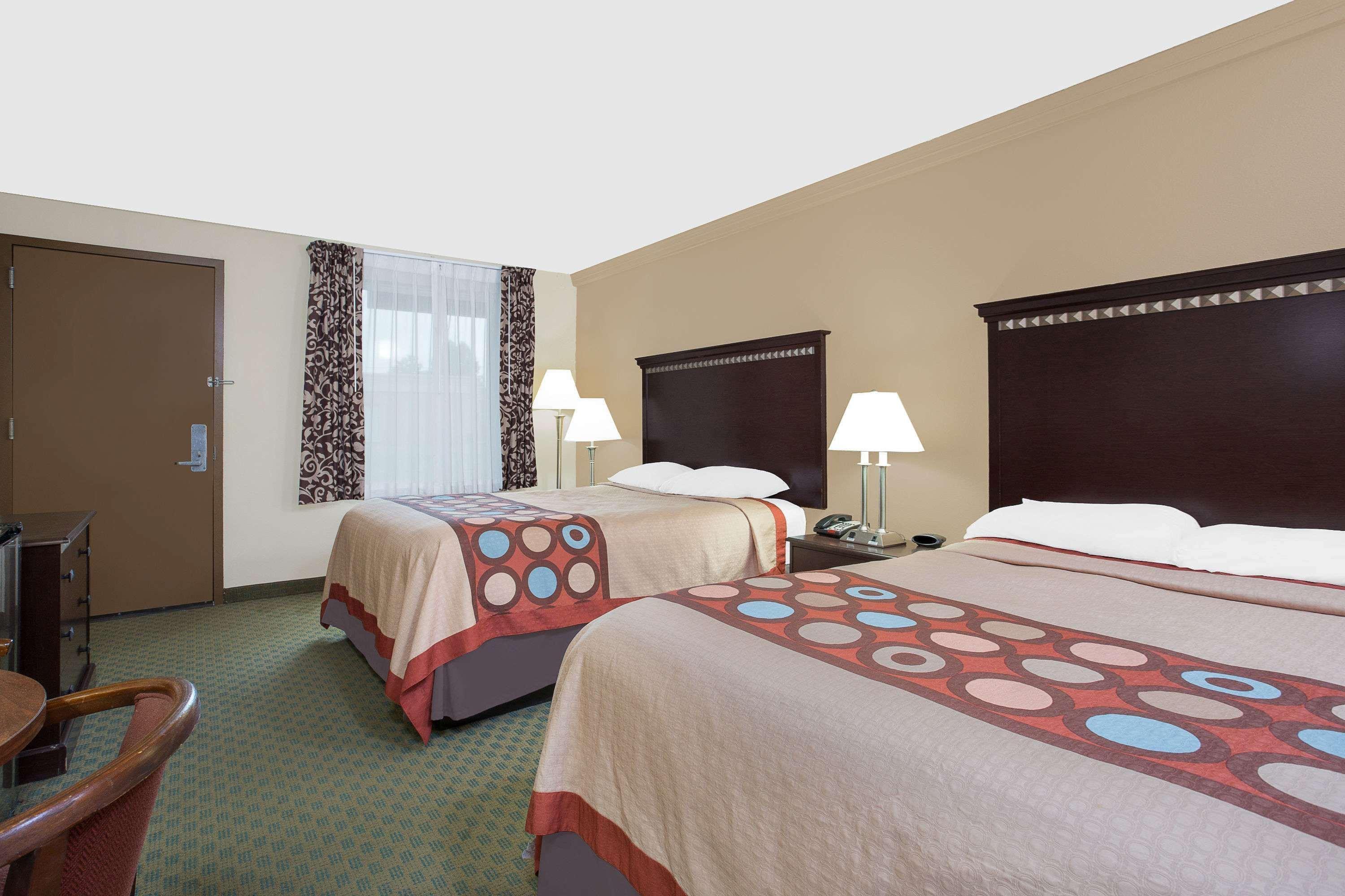 Super 8 By Wyndham Danville Ngoại thất bức ảnh