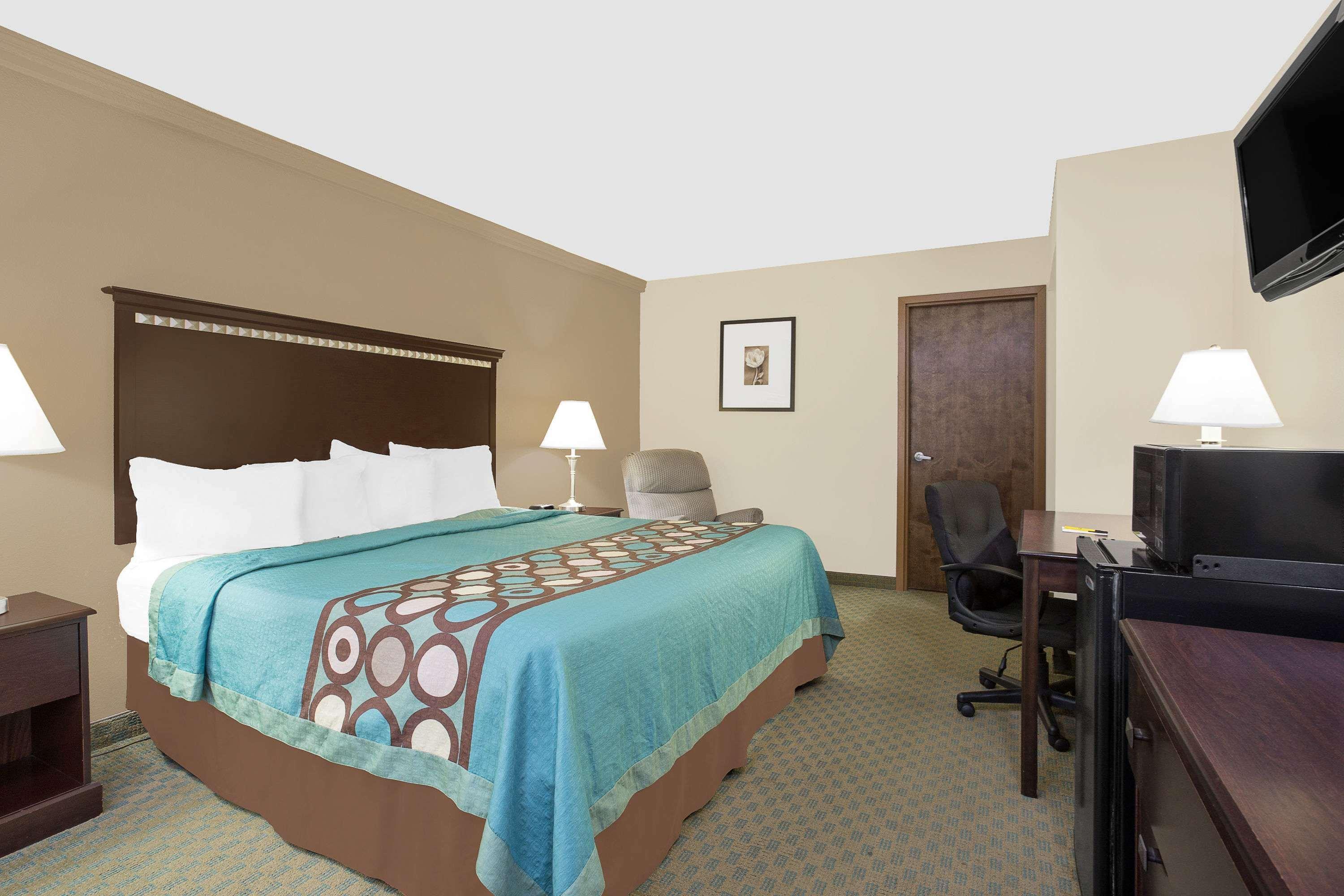Super 8 By Wyndham Danville Ngoại thất bức ảnh