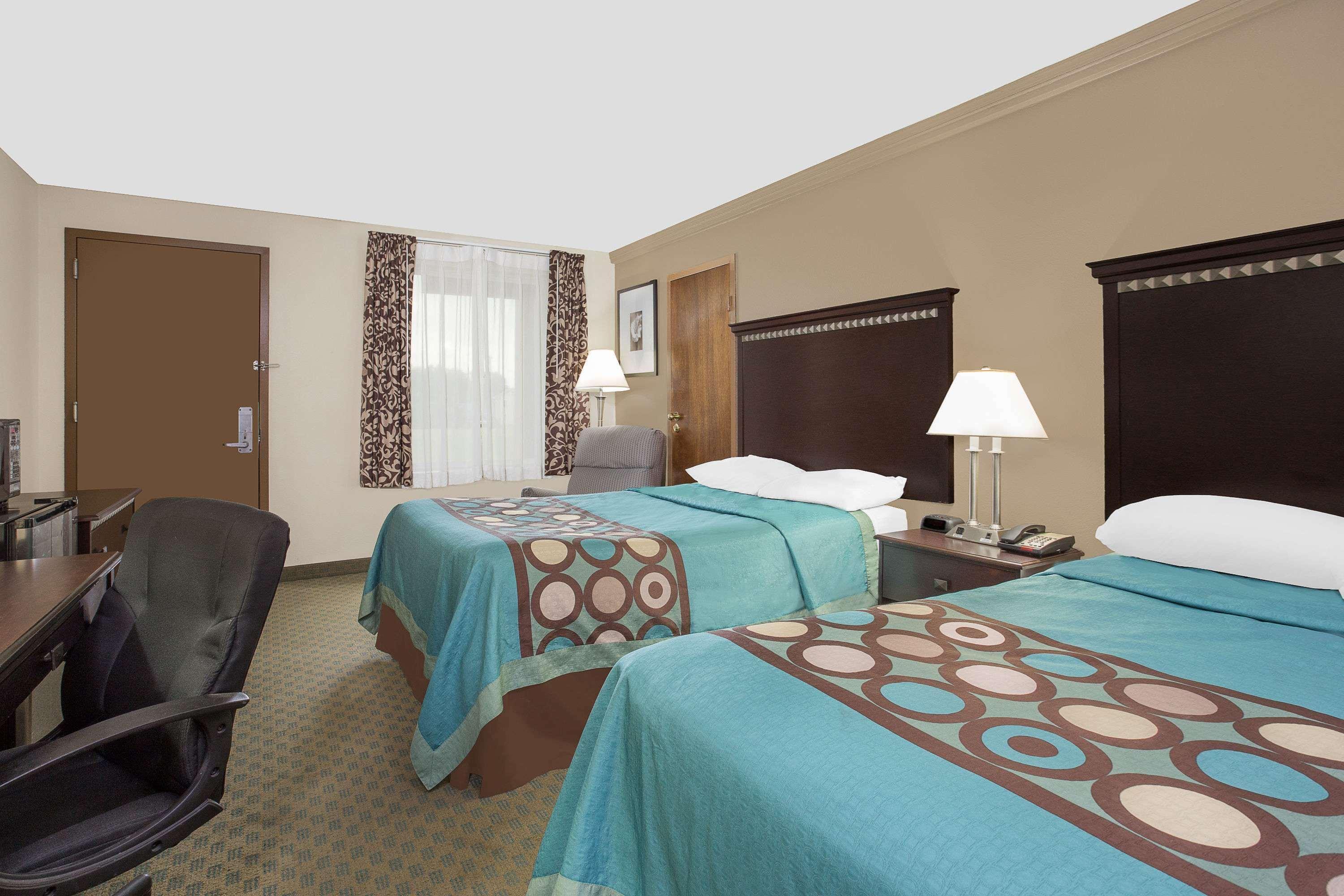 Super 8 By Wyndham Danville Ngoại thất bức ảnh