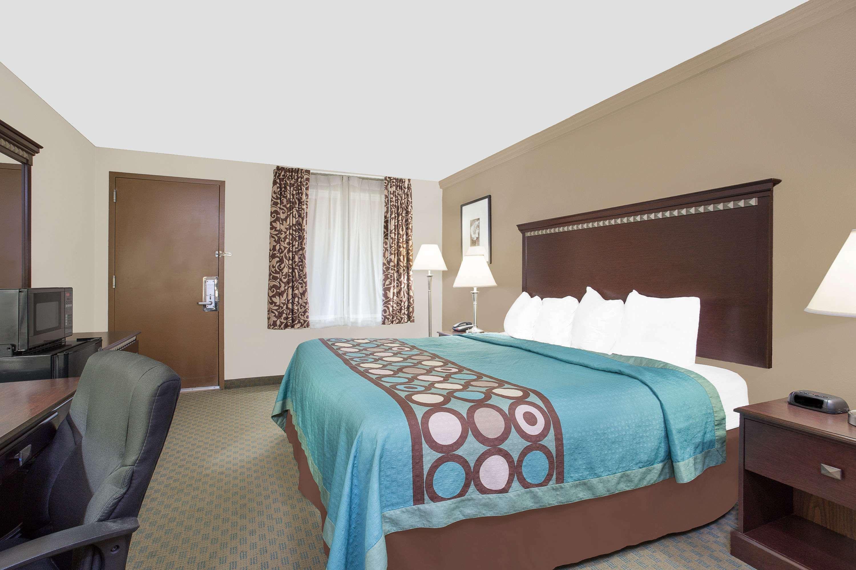 Super 8 By Wyndham Danville Ngoại thất bức ảnh