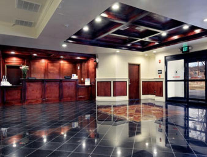 Super 8 By Wyndham Danville Nội địa bức ảnh